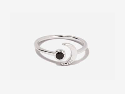 Ming Onyx Silver Ring
